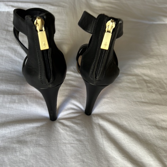 Kenneth Cole black strappy high heels back zipper size 6.5M - Picture 6 of 6